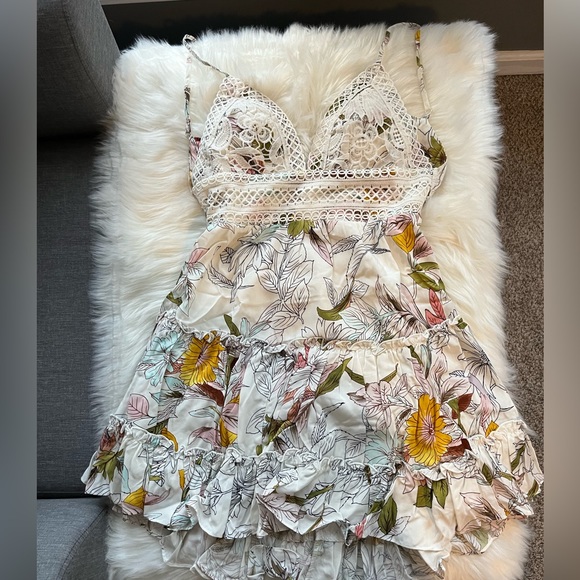 Selfie Leslie Tie-Knot Back Dress Floral Print - Picture 5 of 10